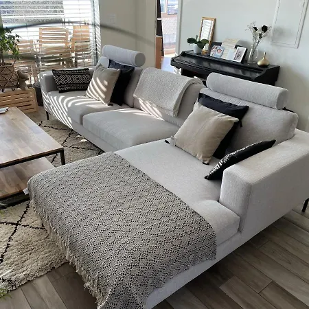 Private Bedroom And Bathroom In Shared * ジュネーブ