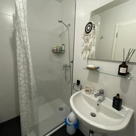 Private Bedroom And Bathroom In Shared ジュネーブ